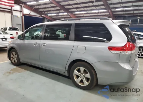 2013 Toyota Sienna Le из США, поврежденный, VIN 5TDKK3DC9DS303242